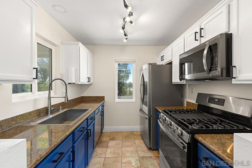 10158 Camino Ruiz - photo 11