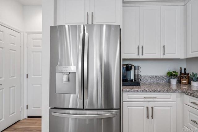 Detail Gallery Image 14 of 49 For 10427 Graphite St, Spring Valley,  CA 91977 - 3 Beds | 2/1 Baths