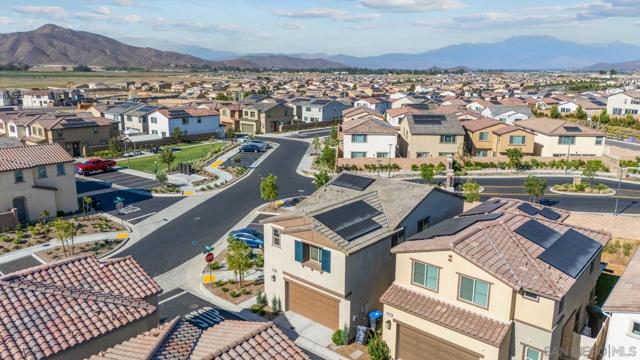 29566 Nini Ct, Winchester CA: https://media.crmls.org/mediaz/ee08669f-d165-4047-a4e4-0f68885bce00.jpg