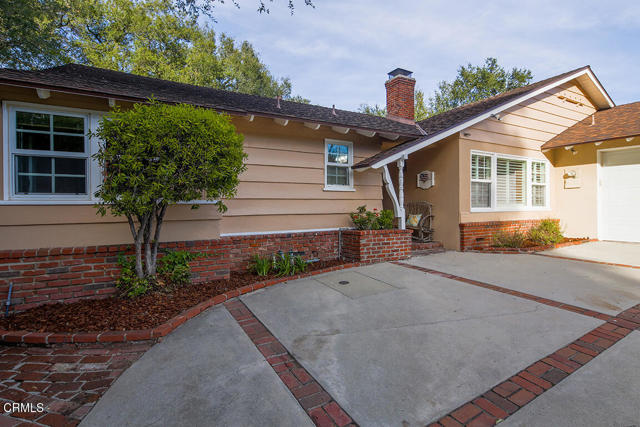 Detail Gallery Image 2 of 36 For 3727 Beechglen Dr, La Crescenta,  CA 91214 - 3 Beds | 2 Baths