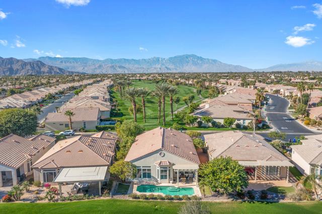44660 S Heritage Palms Drive, Indio CA: https://media.crmls.org/mediaz/ee092b02-22d9-4cc0-a1c5-ee46b9d98a56.jpg