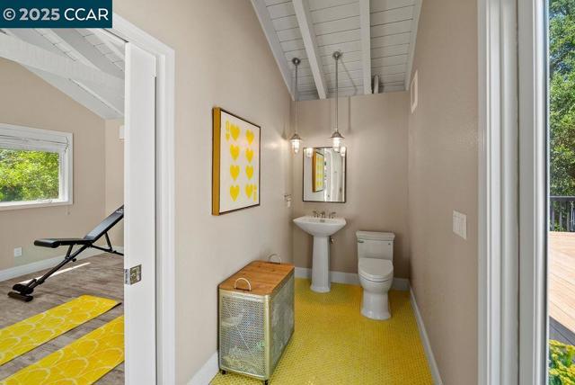33 Los Arabis Circle, Lafayette CA: https://media.crmls.org/mediaz/ee098320-ed44-426b-8696-87e4569d399b.jpg