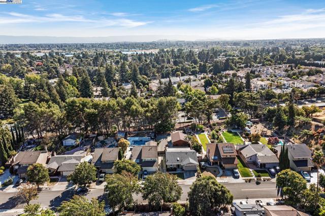 36055 Easterday Way, Fremont CA: https://media.crmls.org/mediaz/ee09df19-b36c-4686-9cc1-a18a50b72ae5.jpg