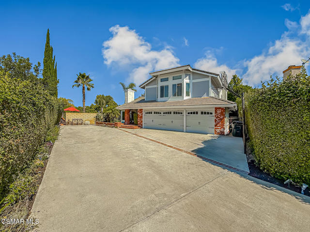 2848 Bayham Cir, Thousand Oaks CA: https://media.crmls.org/mediaz/ee09ed2e-d198-46f3-8076-b2a7a9803ddc.jpg