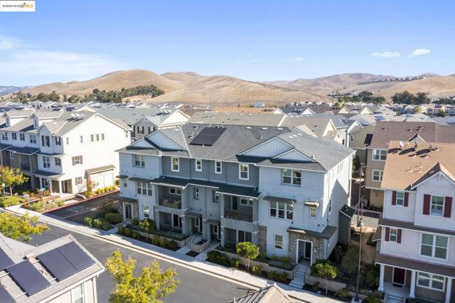 7129 Calistoga Ln, Dublin CA: https://media.crmls.org/mediaz/ee0a3a55-f934-4307-a8e7-00ab34c3b288.jpg