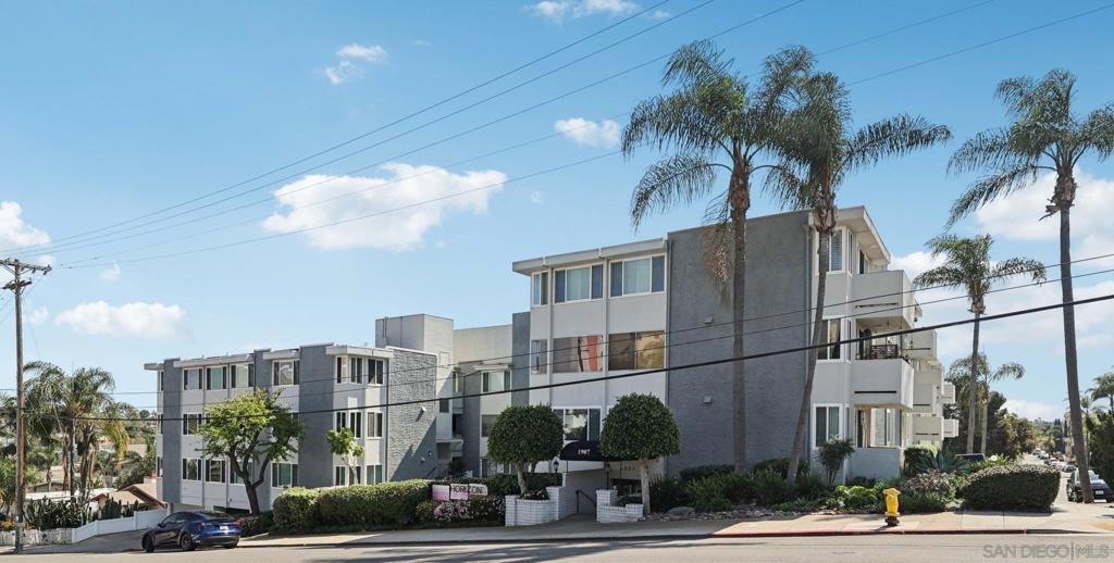 1907 Robinson Ave #105