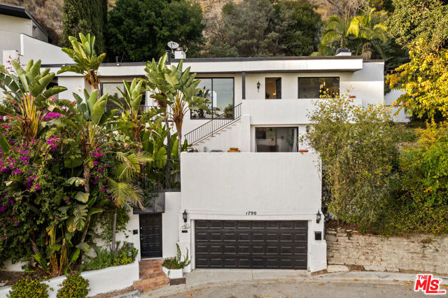 1790 Viewmont Drive, Los Angeles CA: https://media.crmls.org/mediaz/ee0aca70-ea32-4c59-9990-d931e0b5318e.jpg