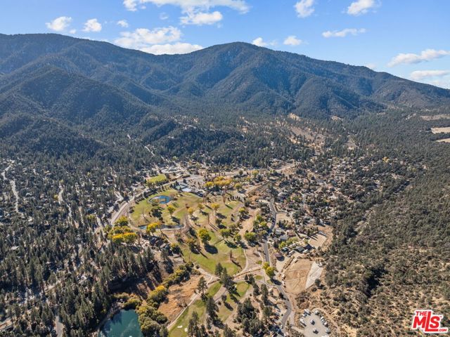 2222 Gimmewald Place, Pine Mountain Club CA: https://media.crmls.org/mediaz/ee0bf5df-81c7-4459-ab84-0c92f083bd66.jpg