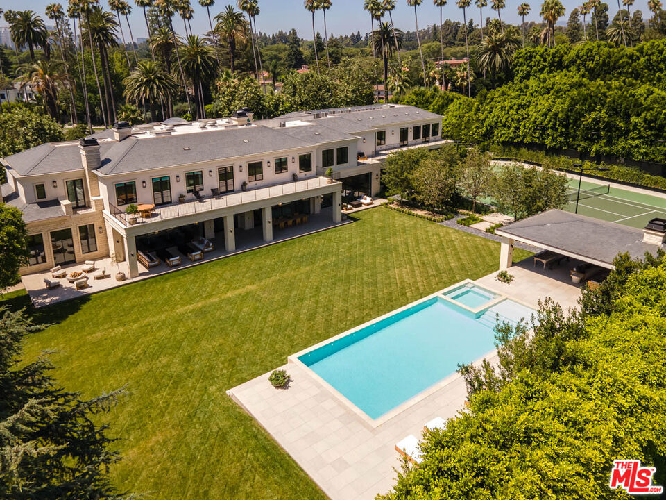 912 Benedict Canyon Drive