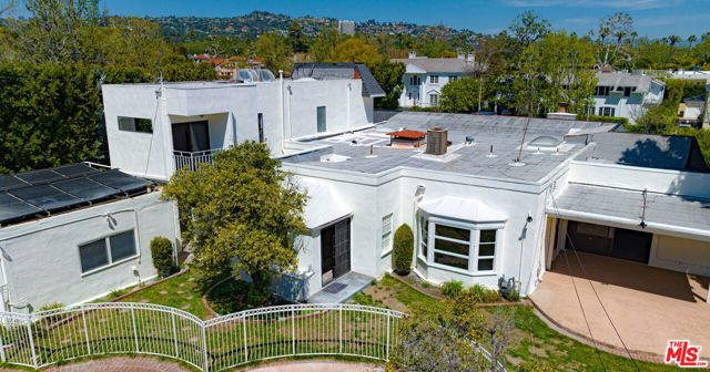 525 Rexford Drive, Beverly Hills, California 90210, 6 Bedrooms Bedrooms, ,3 BathroomsBathrooms,Single Family Residence,For Sale,Rexford,23249981