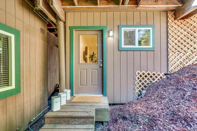 851 Burns Avenue, Aptos CA: https://media.crmls.org/mediaz/ee0ded43-a36c-4705-9b9b-dc48cd37afcd.jpg