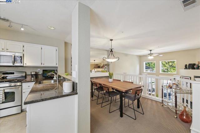 4682 Central Pkwy, Dublin CA: https://media.crmls.org/mediaz/ee0df655-c3b4-45b7-8242-d024c4d67d47.jpg