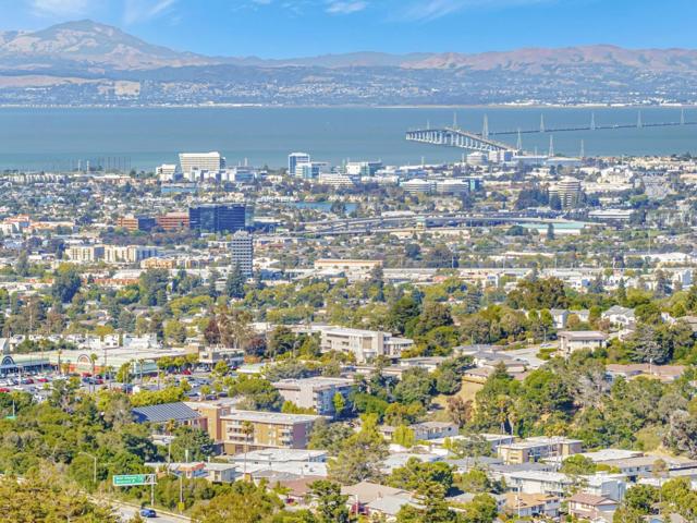 1741 Los Altos Drive, San Mateo CA: https://media.crmls.org/mediaz/ee0eba96-aeaf-47ba-94b2-d7d8d05f8fa8.jpg