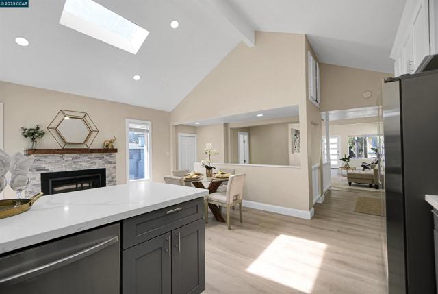 767 47Th St, Oakland CA: https://media.crmls.org/mediaz/ee0f7e7c-ca90-4619-92a3-c3aec4507138.jpg