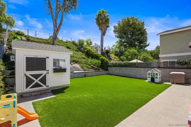 22642 Via Santiago, Mission Viejo CA: https://media.crmls.org/mediaz/ee0fa42e-cb84-4482-9aa0-df1915791f6f.jpg
