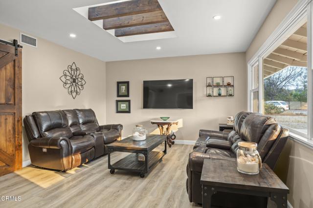 Detail Gallery Image 3 of 48 For 1026 Cadiz Dr, Simi Valley,  CA 93065 - 3 Beds | 2 Baths
