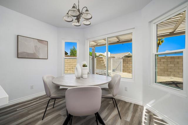44345 Willow Circle, La Quinta CA: https://media.crmls.org/mediaz/ee0fc105-1a06-463a-ab33-53a460ea0b4f.jpg