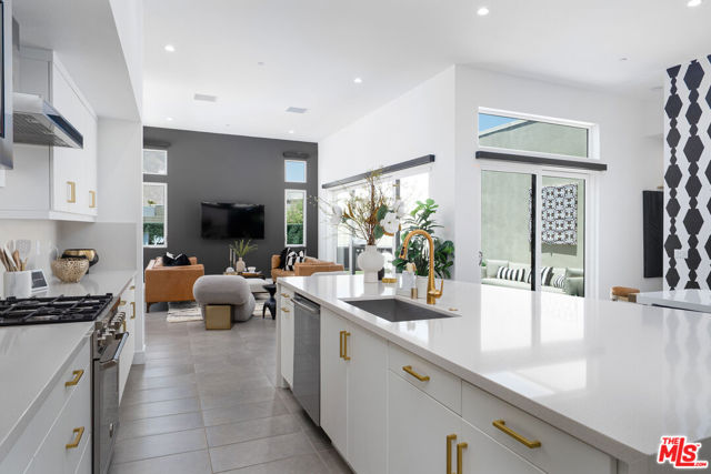 400 Fountain Drive, Palm Springs CA: https://media.crmls.org/mediaz/ee105e45-b24f-4b23-9b3e-12ddd4ba064d.jpg