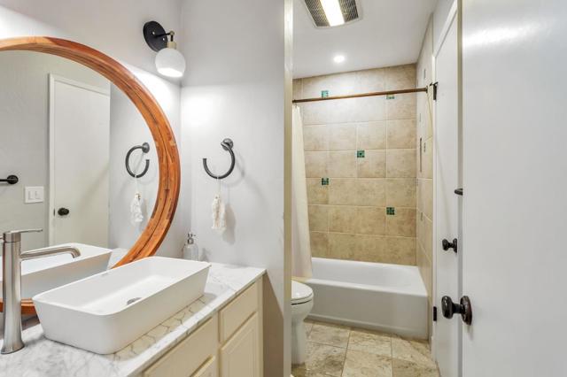 125 Surf Way, Monterey CA: https://media.crmls.org/mediaz/ee106bc5-3d92-4491-91e1-f7eeafa2bae5.jpg