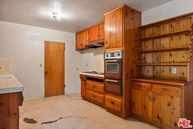 2659 Luray Circle, Simi Valley CA: https://media.crmls.org/mediaz/ee107bdb-d114-430f-b0a6-259501d729c4.jpg