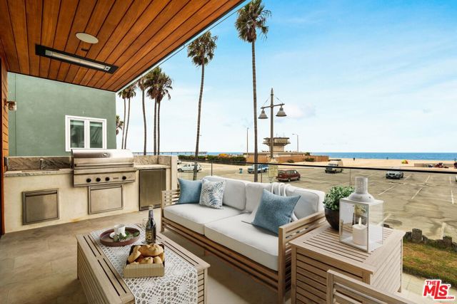 2205 Ocean Front Walk, Venice CA: https://media.crmls.org/mediaz/ee112b9c-027e-4218-affd-ac33e4bd346a.jpg
