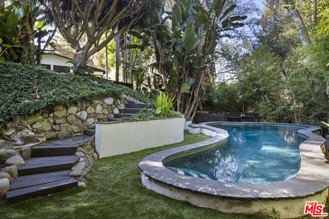 2936 La Castana Drive, Los Angeles CA: https://media.crmls.org/mediaz/ee119582-ca66-4bf8-86b1-8a020cd6aacc.jpg