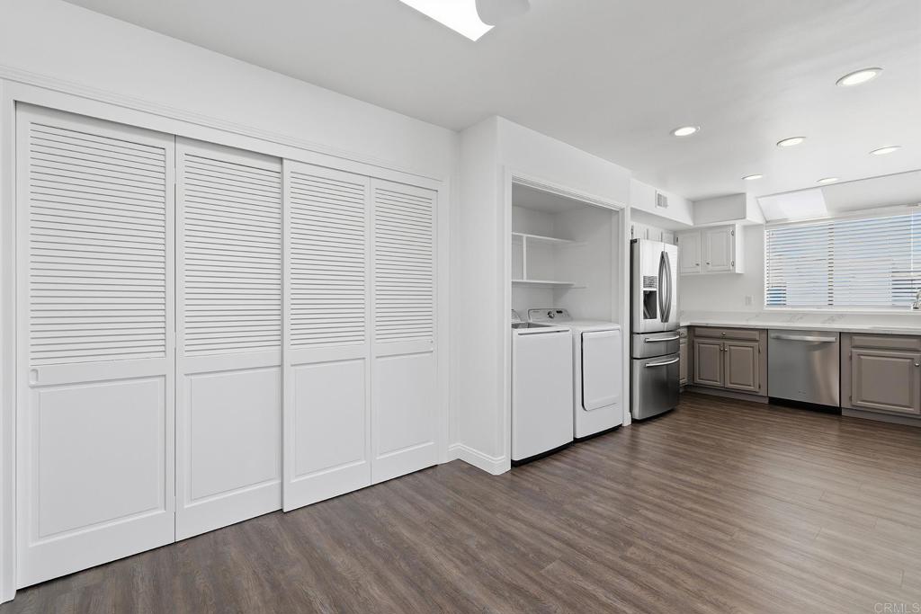 2558 Navarra Drive - photo 8