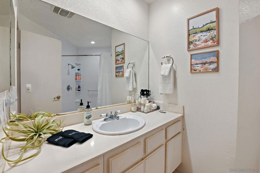 MLS #250036994SD image #14