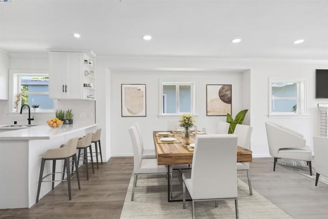 5542 Harvey Ave, Oakland CA: https://media.crmls.org/mediaz/ee12deeb-65a7-4c69-949b-893144872d6e.jpg