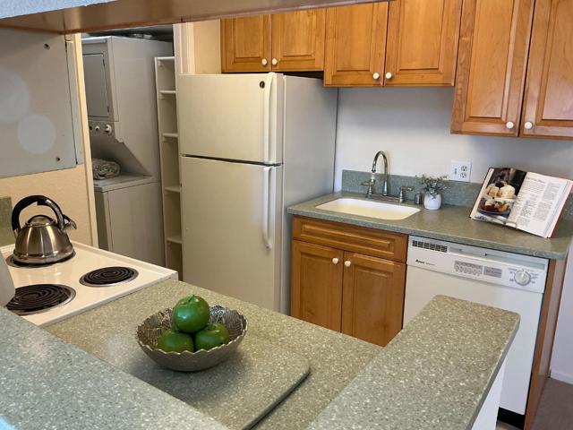 853 Woodside Way, San Mateo CA: https://media.crmls.org/mediaz/ee130b99-b3bd-4771-b3a8-27394aa061fa.jpg