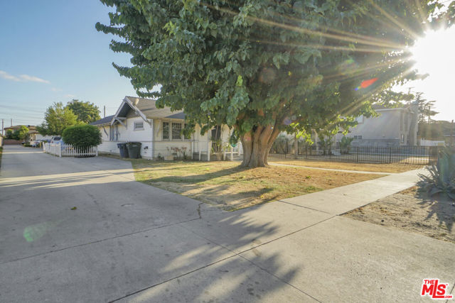 9720 Cedar Street, Bellflower, California 90706, ,Multi-Family,For Sale,Cedar,24445319