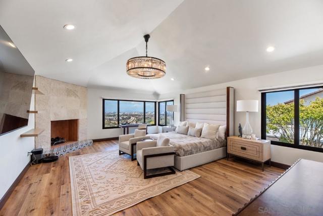 6675 Caminito Lindrick, La Jolla CA: https://media.crmls.org/mediaz/ee1345b1-cd05-4c92-aa32-cadf03db1068.jpg