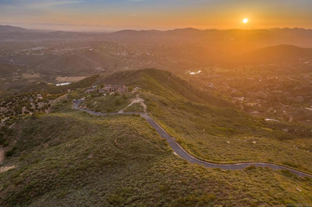 MLS #250030057SD image #18