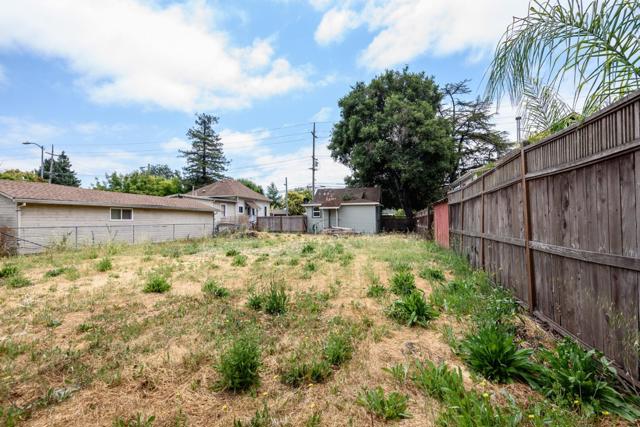 715 Tupper Street, Santa Rosa CA: https://media.crmls.org/mediaz/ee13a20e-8139-4388-8d80-5a739083b8df.jpg