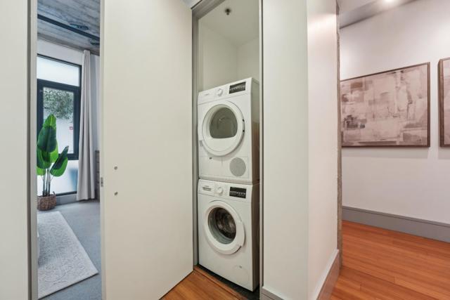 1 S Park Street, San Francisco CA: https://media.crmls.org/mediaz/ee13b212-2159-4886-9101-2ac54ef69d61.jpg