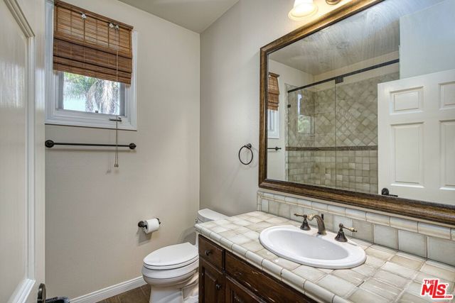 3458 Malaga Court, Calabasas CA: https://media.crmls.org/mediaz/ee141a81-015e-4f95-8825-44378ee80f49.jpg