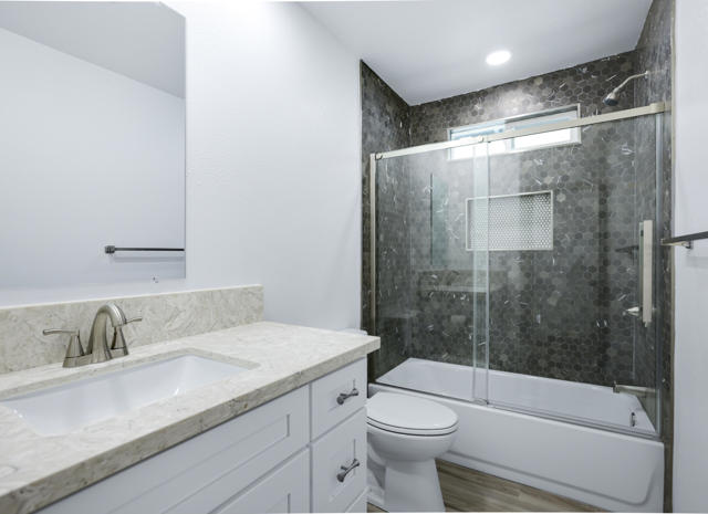 53110 Avenida Ramirez, La Quinta CA: https://media.crmls.org/mediaz/ee1468c4-e736-41d5-b9ec-c2cd5669b1e8.jpg