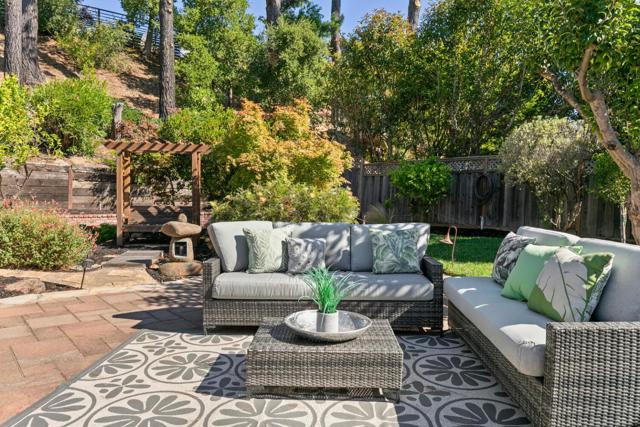 2982 Arguello Drive, Burlingame CA: https://media.crmls.org/mediaz/ee1468d4-b11f-4270-9cd4-28853db12c4f.jpg
