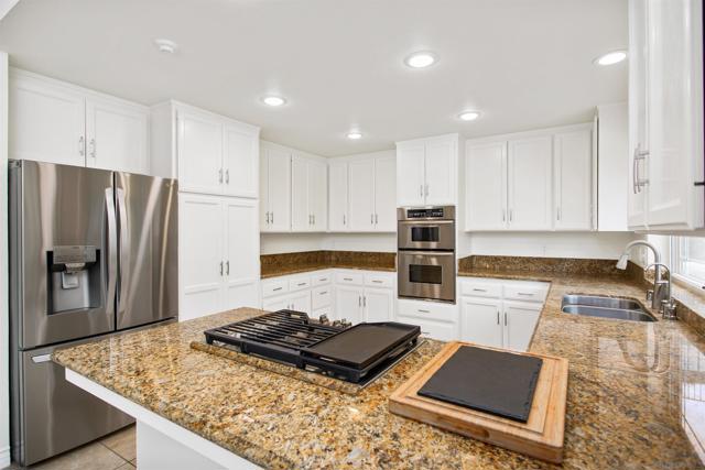 6823 Corintia St, Carlsbad CA: https://media.crmls.org/mediaz/ee148d78-f080-4db6-b049-910fa77db531.jpg