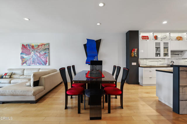 1524 Seabridge Lane, Oxnard CA: https://media.crmls.org/mediaz/ee14d458-77d0-4310-b8da-869e433b4c0e.jpg