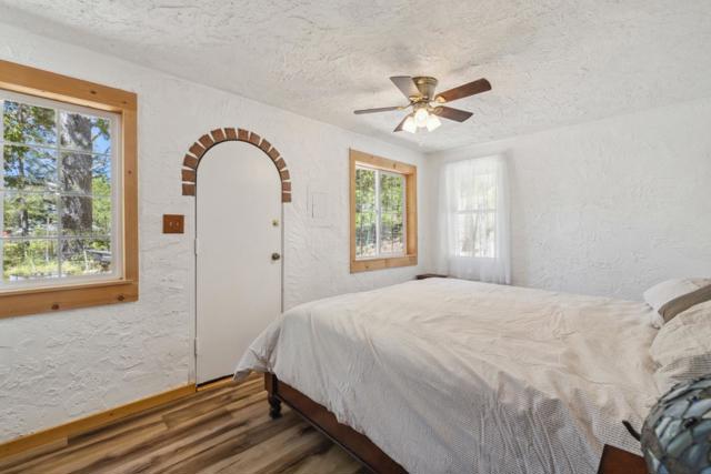 355 Santa Cruz Street, Boulder Creek CA: https://media.crmls.org/mediaz/ee154dd1-c097-4b8c-a872-6fd0b60c069a.jpg