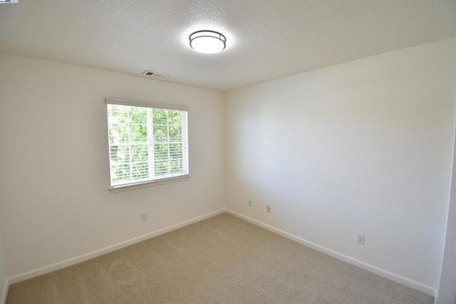 33332 Depot Rd, Union City CA: https://media.crmls.org/mediaz/ee157245-96ed-470f-a5a3-6b7cd42f9cf4.jpg