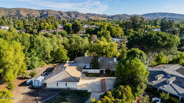 356 Laguna Terrace, Simi Valley CA: https://media.crmls.org/mediaz/ee15770a-5463-4e14-92ea-f7b1d9239721.jpg