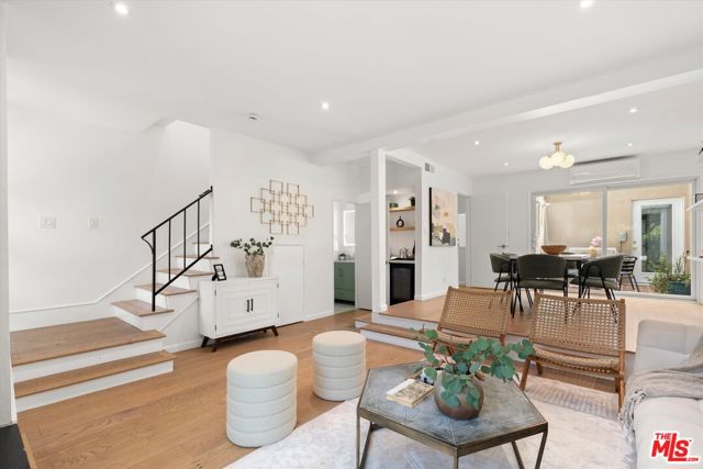 28 Village, Santa Monica CA: https://media.crmls.org/mediaz/ee15c7ff-0104-4f13-90a1-b91fbdc885a3.jpg