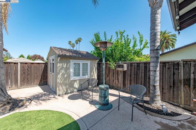 1429 Columbus Ave, Livermore CA: https://media.crmls.org/mediaz/ee164317-07d8-4f3d-9826-7d115cabb754.jpg