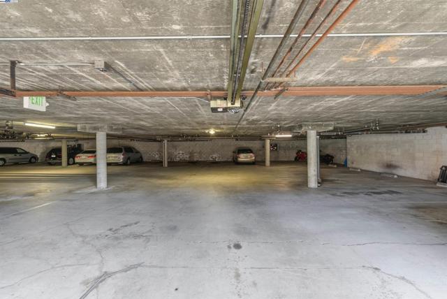 26953 Hayward Blvd, Hayward CA: https://media.crmls.org/mediaz/ee17109d-b70b-4fca-9d7f-17ce4ccbb2a4.jpg