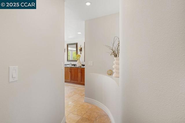 260 Edinburgh Cir, Danville CA: https://media.crmls.org/mediaz/ee17163b-9bcb-409e-9ebd-3b3e25182af0.jpg