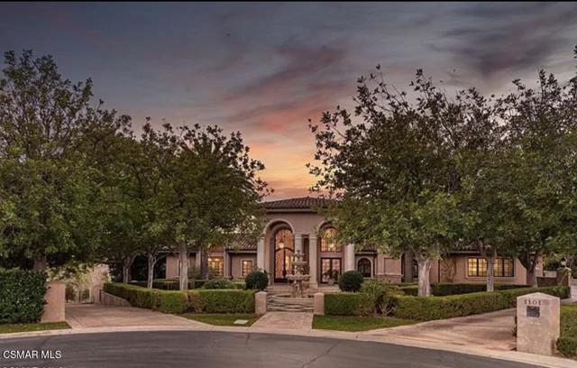1101 Oak Mirage Place, Westlake Village CA: https://media.crmls.org/mediaz/ee186cc8-cc8d-4f21-8b68-fd91727609b9.jpg