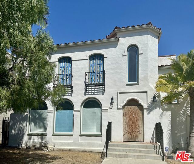 744 S Detroit Street, Los Angeles CA: https://media.crmls.org/mediaz/ee18b5c7-ca42-4d6e-8e49-f42d65d9064c.jpg