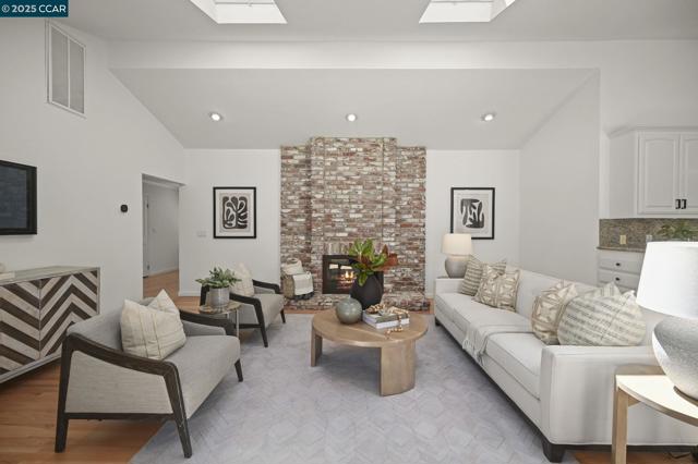 1023 White Gate Rd, Alamo CA: https://media.crmls.org/mediaz/ee18b67e-7f89-4eec-b35a-56c959fcef32.jpg